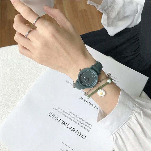 STEVVEX Vintage Leather Analog Quartz Watch